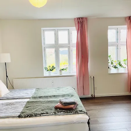 Scandinavian - Lunden 1 - 3 Bedroom On Two Floors Lejlighed *